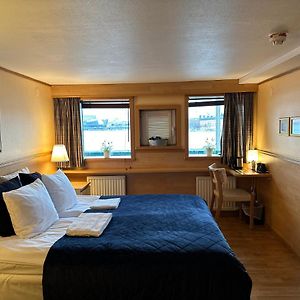 Superior  Private Bathroom On Boat Cabin